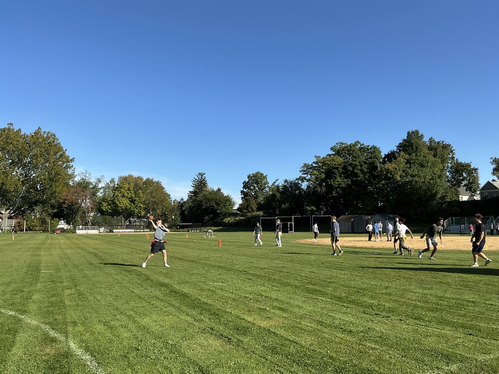 Students in PE and Physics class outside.