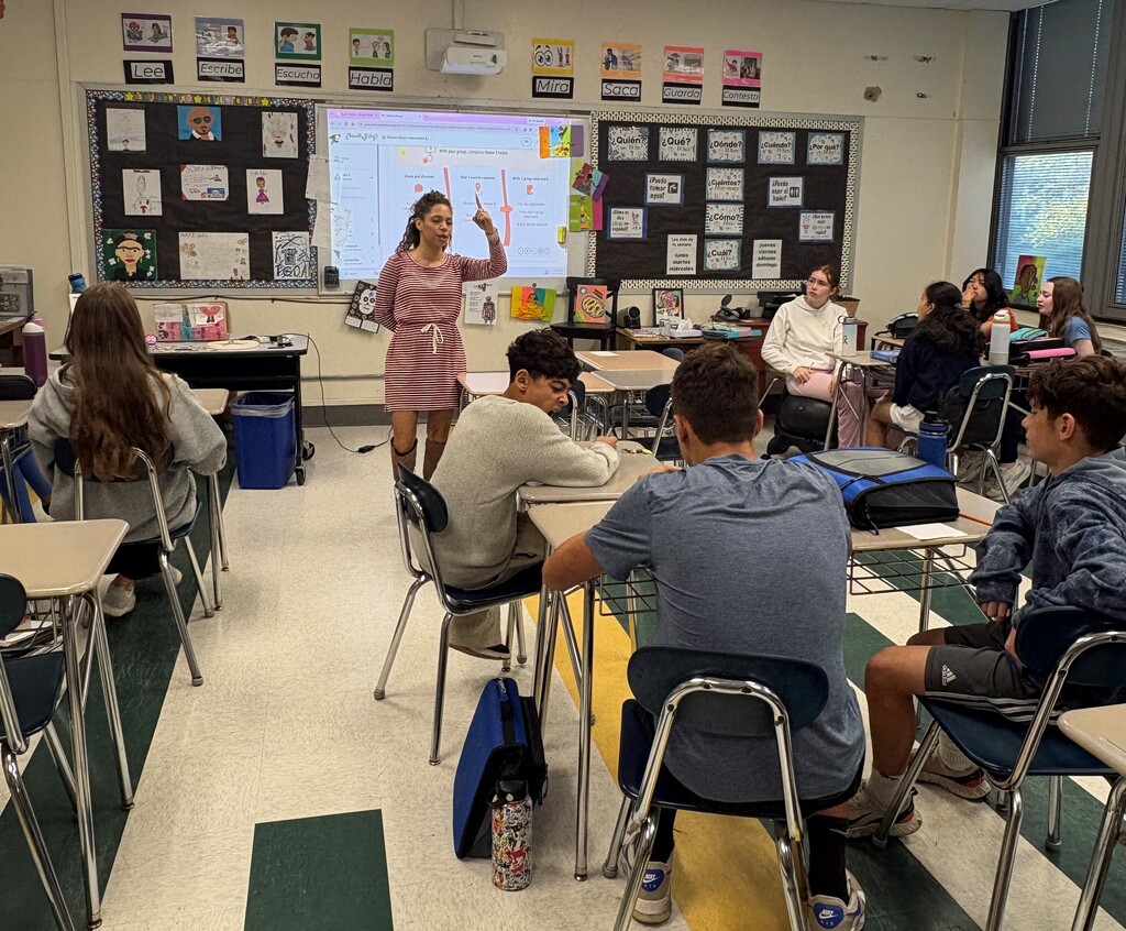 Teacher teaching advisory