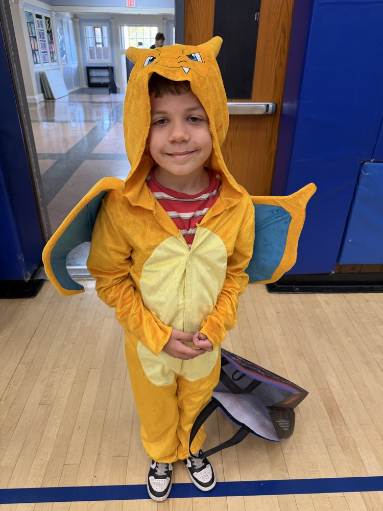 kids in costume 