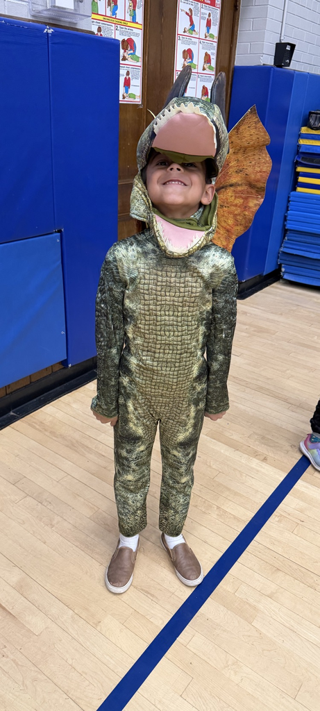 kids in costume 
