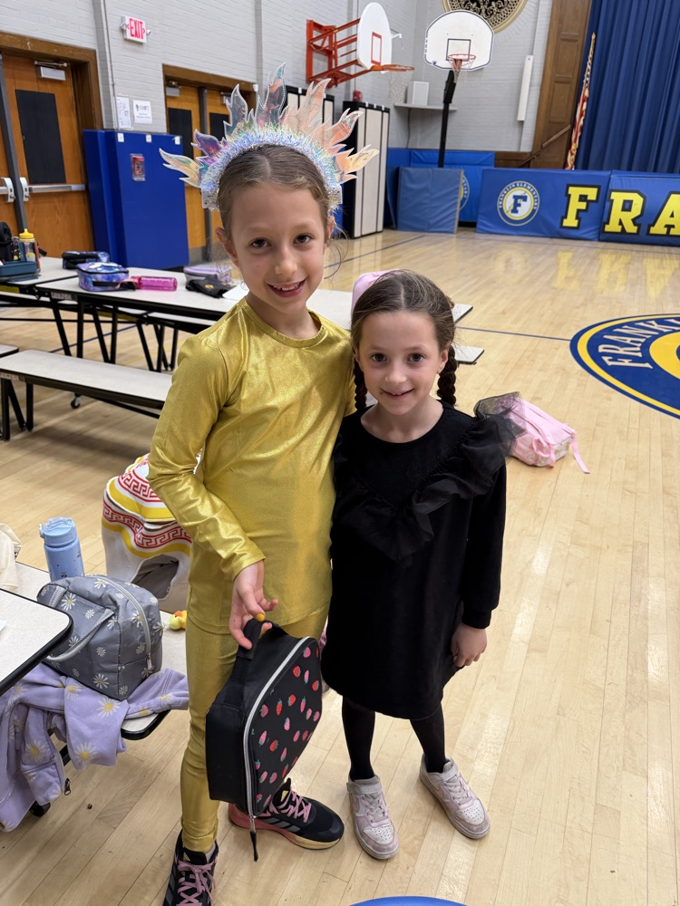kids in costume 