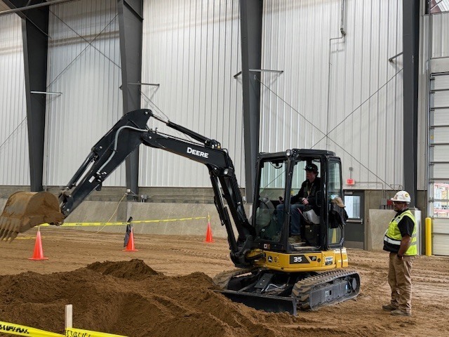 students visit operating engineers training center