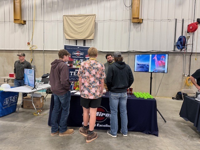 students visit operating engineers training center