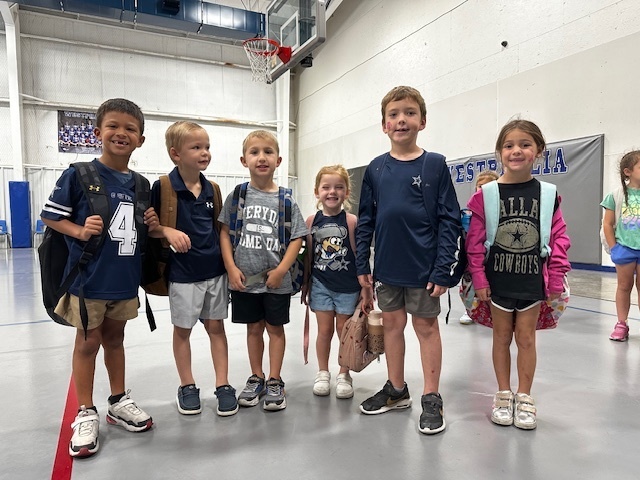 Students  in Dallas Cowboy gear