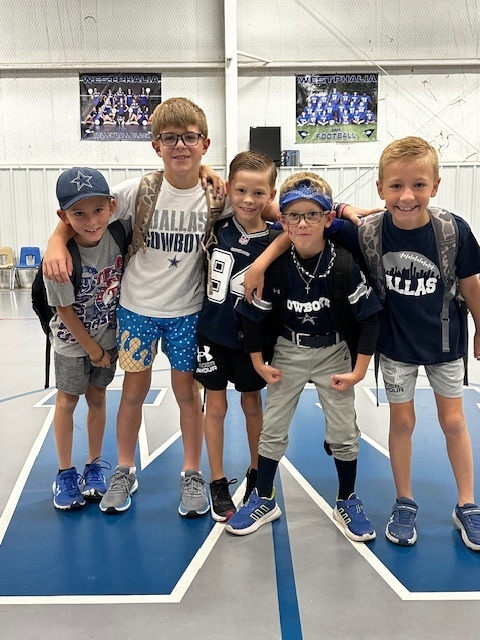 Students  in Dallas Cowboy gear