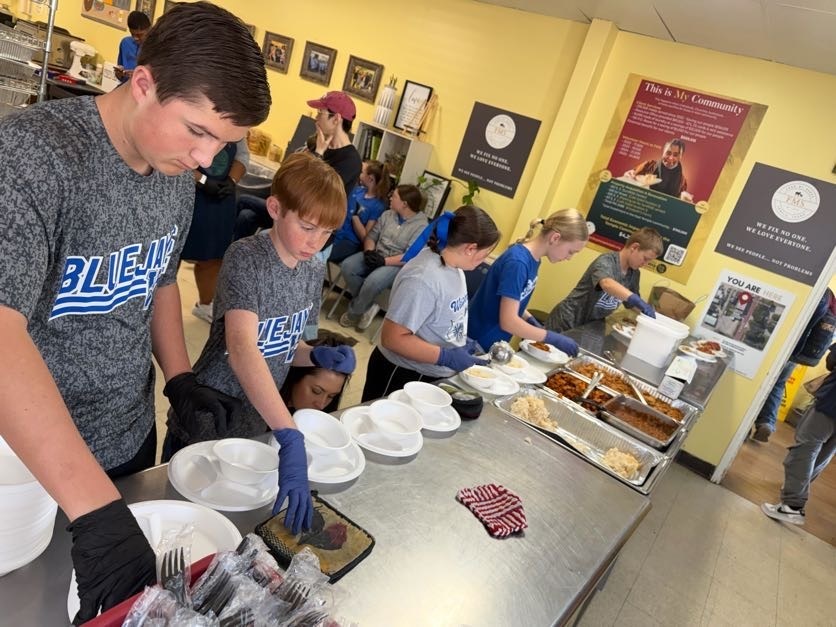 NJHS Students serve at Feed My Sheep