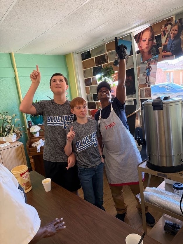 NJHS Students serve at Feed My Sheep