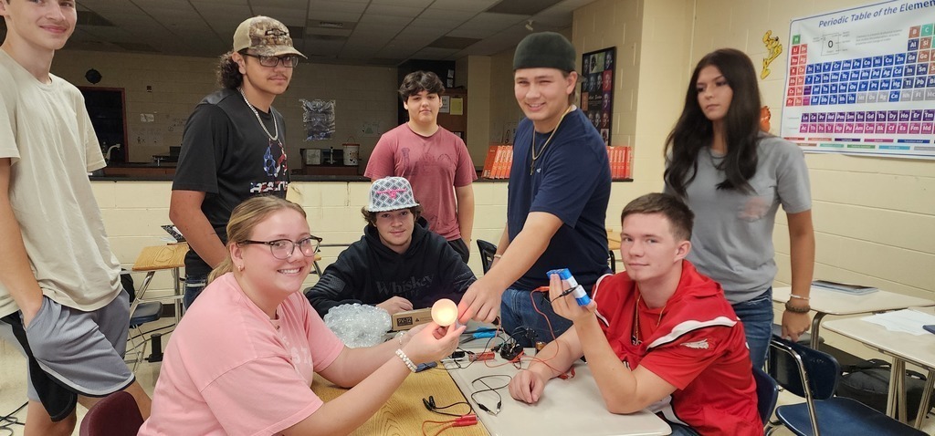 ⚡🔧 Hands-On Physics with Ms. Crow! 🔧⚡ Today in Physics, our students took on a creative challenge: completing a circuit using old, unusable wheel parts! 🚲⚡ With some problem-solving and teamwork, they built their circuits and then proudly shared their work with Mrs. Smith. Innovation, creativity, and science in action—way to go, Warriors!