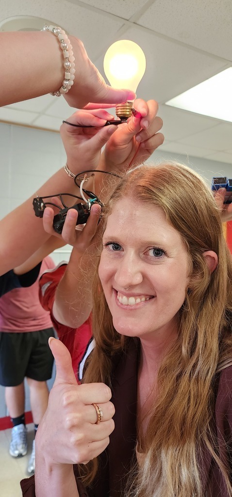 ⚡🔧 Hands-On Physics with Ms. Crow! 🔧⚡ Today in Physics, our students took on a creative challenge: completing a circuit using old, unusable wheel parts! 🚲⚡ With some problem-solving and teamwork, they built their circuits and then proudly shared their work with Mrs. Smith. Innovation, creativity, and science in action—way to go, Warriors!