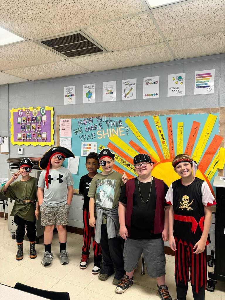 Westside Elementary did not disappoint today — our Lil Warriors showed up in full Pirate and Princess style for Homecoming Spirit Week! 🏴‍☠️👑 Thursday’s theme is Shipwrecked – Tacky Tourist! Grab your shades, hats, and vacation gear to keep the  fun rolling.  ❤️🤍