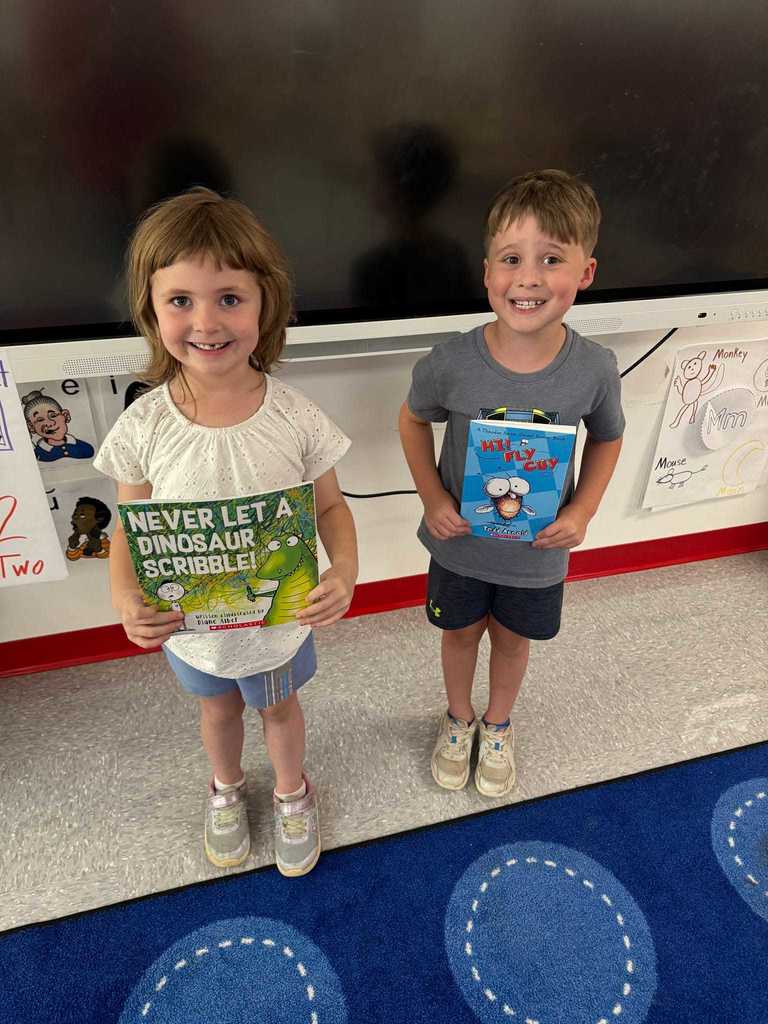 These Westside Elementary students showed awesome behavior in the classroom and earned themselves a free book!  A big thank you to our librarian, Mrs. Dena Fort, for making reading rewarding and fun! 🙌❤️🤍