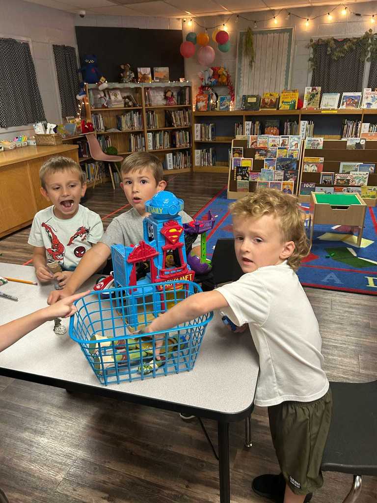 At WES, students earn stars in the library for showing amazing behavior. Once they collect three stars, their class earns a Fun Center Day! 🎉  Congratulations to Mrs. Wolverton’s  Kindergarten class, the very first class in the entire school to reach this goal! What a fantastic example of teamwork, respect, and Warrior spirit. ❤️🤍  A big thank-you to our librarian, Mrs. Fort, for creating this fun program that motivates students and celebrates positive behavior! 