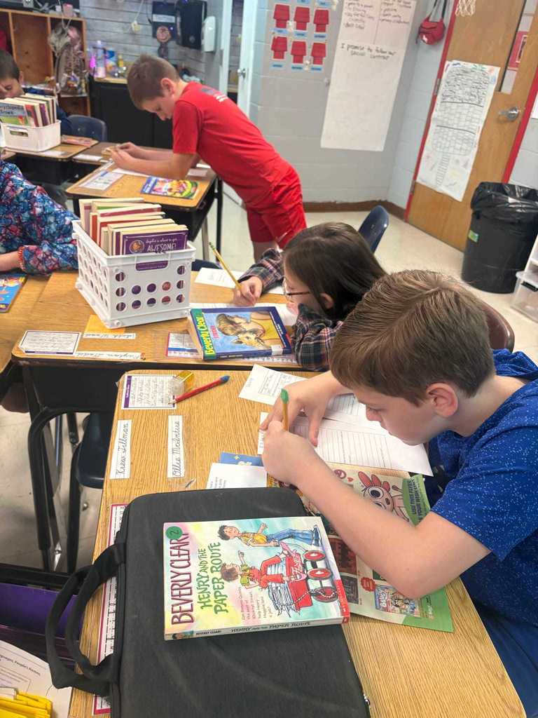 WES 4th graders in Ms. Cox’s reading classes visited the Class Café to “taste test” different genres of books! Students sampled stories, shared their favorites, decorated placemats, and even ended with a sweet cupcake treat.  Such a fun way to spark a love for reading! ❤️🤍