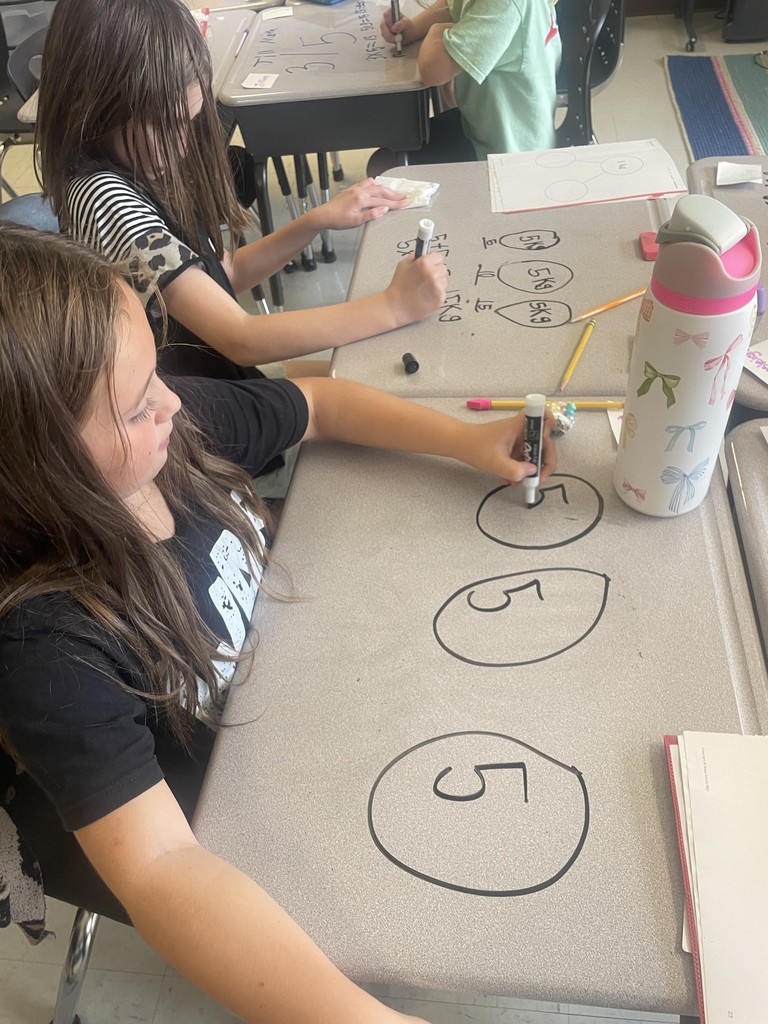 Mrs. Russell’s 3rd grade class had a blast turning math review into something unforgettable! Instead of the usual review, students grabbed their dry erase markers and practiced math right on their desks. 🙌  The room was filled with excitement and creativity — so much so that students said it was “the best day ever!”❤️🤍