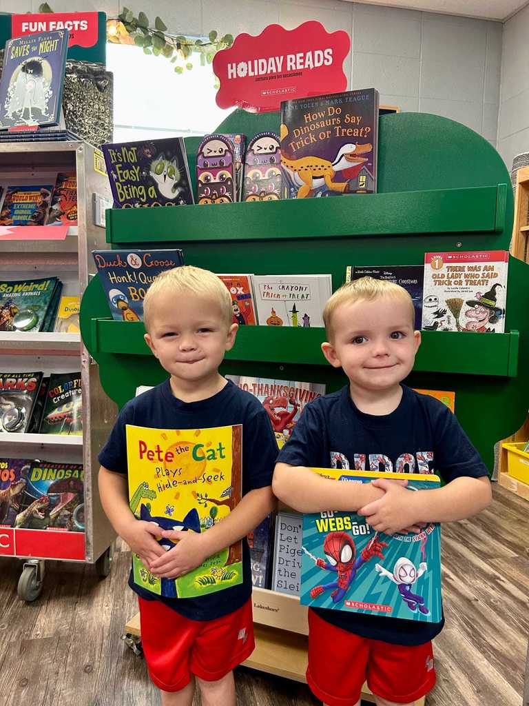 WES students are having a great time picking out their favorite books and discovering new stories!   We want to thank our amazing volunteers who have helped make the fair such a fun and successful event — we couldn’t do it without you! 🙌  The Book Fair continues through Thursday evening, and parents are invited to shop on Thursday from 3:30 PM – 8:00 PM.  Every purchase supports our school library and encourages a lifelong love of reading!  ❤️🤍📚