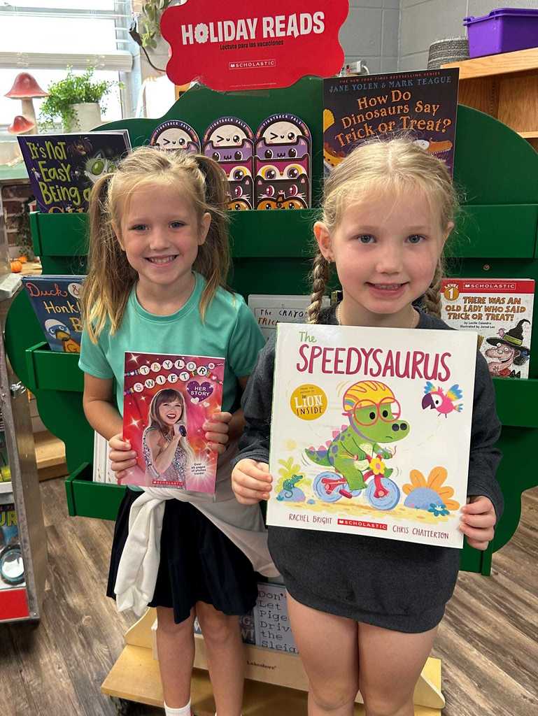 WES students are having a great time picking out their favorite books and discovering new stories!   We want to thank our amazing volunteers who have helped make the fair such a fun and successful event — we couldn’t do it without you! 🙌  The Book Fair continues through Thursday evening, and parents are invited to shop on Thursday from 3:30 PM – 8:00 PM.  Every purchase supports our school library and encourages a lifelong love of reading!  ❤️🤍📚