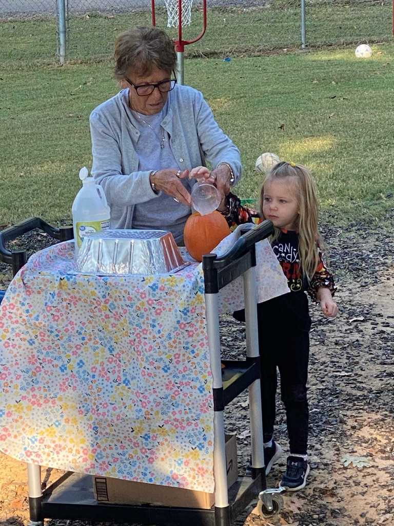Mrs. Ray’s Pre-K class had a blast with Mrs. Linda’s monthly science experiment!  They explored the inside of a pumpkin, found its seeds, and watched a bubbly pumpkin volcano eruption!   These Lil' Warriors loved every minute of this hands-on learning experience!  ❤️🤍