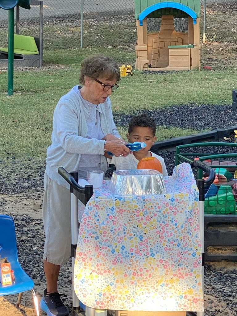 Mrs. Ray’s Pre-K class had a blast with Mrs. Linda’s monthly science experiment!  They explored the inside of a pumpkin, found its seeds, and watched a bubbly pumpkin volcano eruption!   These Lil' Warriors loved every minute of this hands-on learning experience!  ❤️🤍