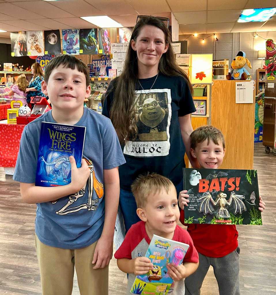 WES had a wonderful evening last night at the Book Fair during parent night!  We loved seeing so many parents and families come out to share in the joy of reading with their children. ❤️🤍  Thank you to all who stopped by, browsed the shelves, and made reading a family event. Your support helps create a love of books that lasts a lifetime! 