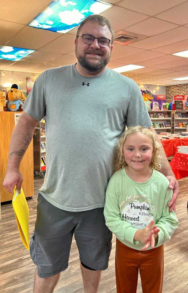 WES had a wonderful evening last night at the Book Fair during parent night!  We loved seeing so many parents and families come out to share in the joy of reading with their children. ❤️🤍  Thank you to all who stopped by, browsed the shelves, and made reading a family event. Your support helps create a love of books that lasts a lifetime! 