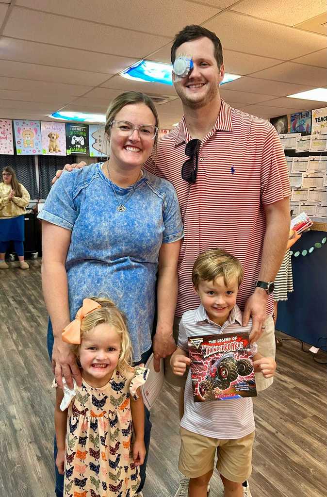 WES had a wonderful evening last night at the Book Fair during parent night!  We loved seeing so many parents and families come out to share in the joy of reading with their children. ❤️🤍  Thank you to all who stopped by, browsed the shelves, and made reading a family event. Your support helps create a love of books that lasts a lifetime! 