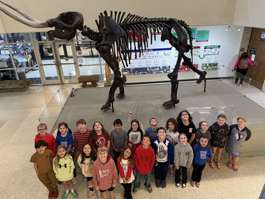 Westside Elementary Gifted and Talented students enjoyed a fun and educational trip to Arkansas State University. They explored interactive exhibits at the ASU Museum, learning about Arkansas history, science, and culture. In the afternoon, students toured the Arkansas Biosciences Institute, watched a video on its research, and even extracted DNA from a strawberry! It was an inspiring day of hands-on learning and scientific discovery.