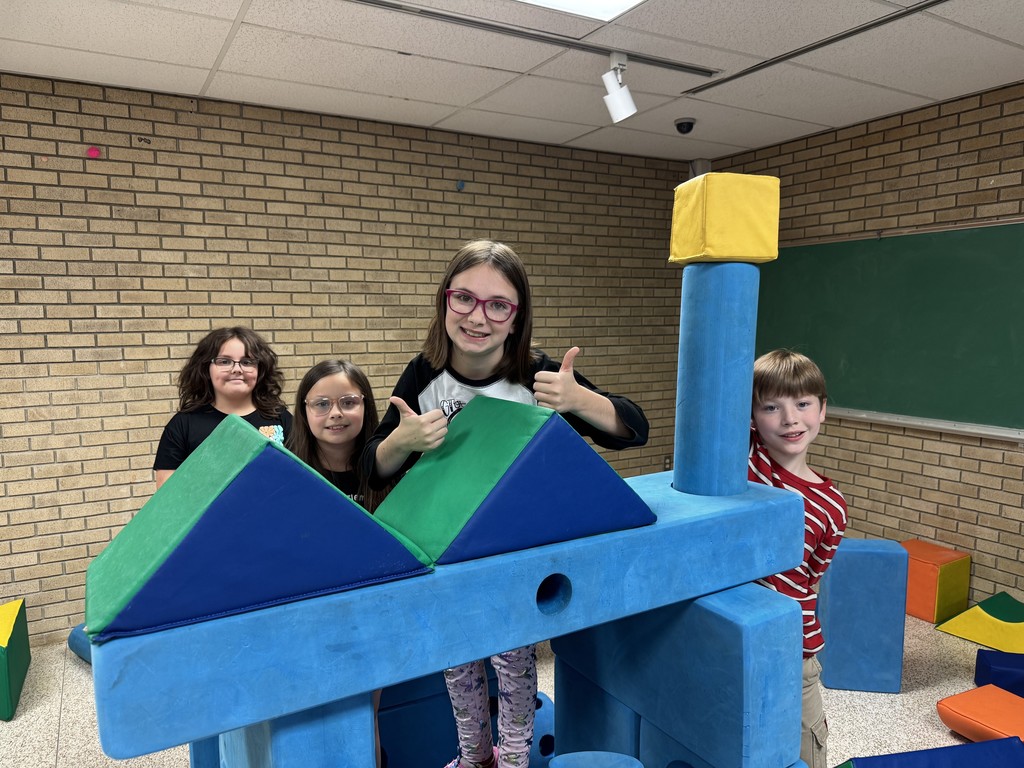 Westside Elementary Gifted and Talented students enjoyed a fun and educational trip to Arkansas State University. They explored interactive exhibits at the ASU Museum, learning about Arkansas history, science, and culture. In the afternoon, students toured the Arkansas Biosciences Institute, watched a video on its research, and even extracted DNA from a strawberry! It was an inspiring day of hands-on learning and scientific discovery.