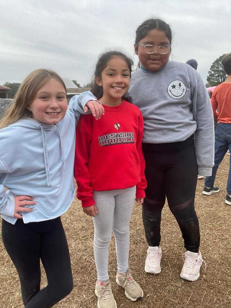 Friday was a fun day for our WES third graders at Jackson Farm!  Our students were recognized  for their good behavior and respectful attitudes — something that makes us extra proud of our students and teachers! ❤️🤍