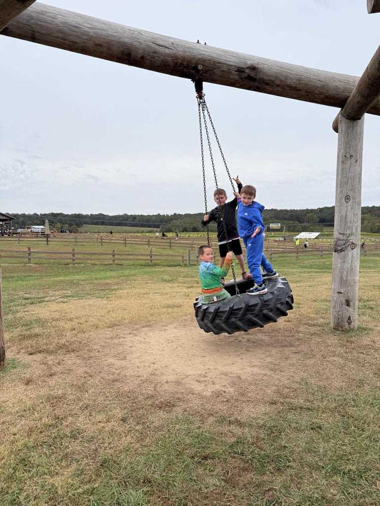 Friday was a fun day for our WES third graders at Jackson Farm!  Our students were recognized  for their good behavior and respectful attitudes — something that makes us extra proud of our students and teachers! ❤️🤍