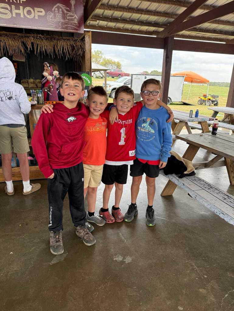 Friday was a fun day for our WES third graders at Jackson Farm!  Our students were recognized  for their good behavior and respectful attitudes — something that makes us extra proud of our students and teachers! ❤️🤍