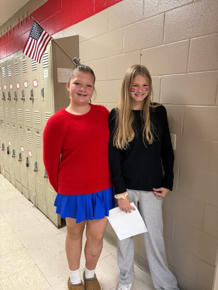 Westside Middle School started off Red Ribbon Week by wearing red, white, and blue!   WMS students are proud to be drug free!