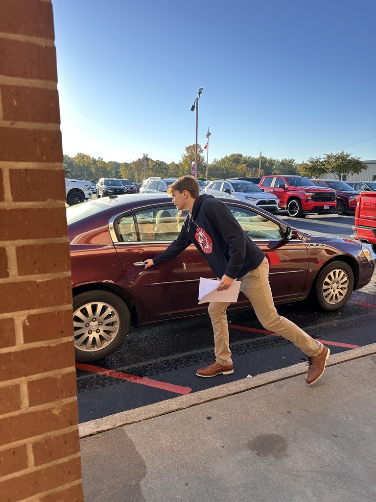 WHS Boys Basketball team brought the spirit to Westside Elementary this morning! 🏀❤️🤍  Players helped open car doors and greeted students with big smiles to start the day, then joined the morning meeting to pump up our Lil Warriors and their families for tonight’s Red & White Game!  Join us for an evening full of fun — BBQ dinner, alumni game, Lil Dribblers performance, and Lil Cheer! Festivities kick off at 5:30 p.m. at WHS.