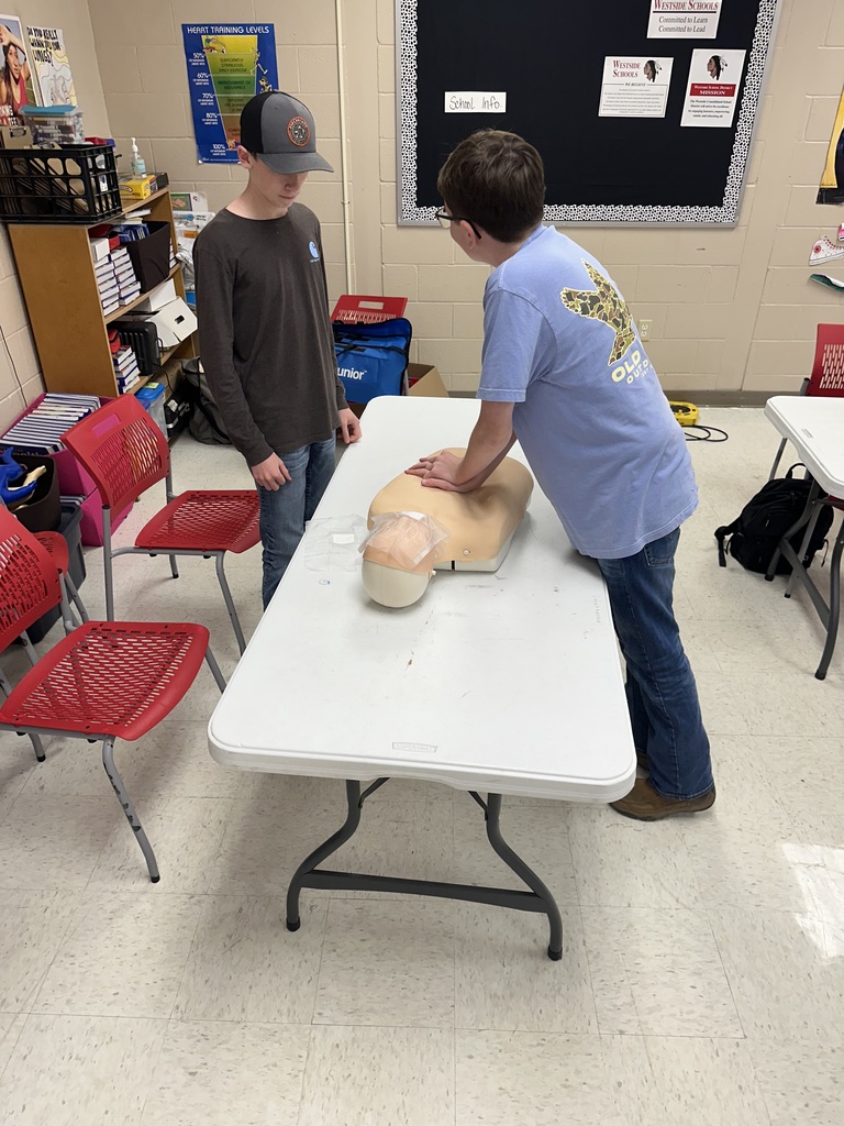 Our 9th grade health classes completed their CPR training this week with Coach Schwarz! We’re proud of these students for gaining such an important, life-saving skill.  ❤️🤍💪