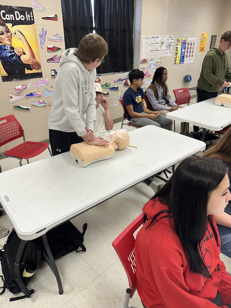 Our 9th grade health classes completed their CPR training this week with Coach Schwarz! We’re proud of these students for gaining such an important, life-saving skill.  ❤️🤍💪