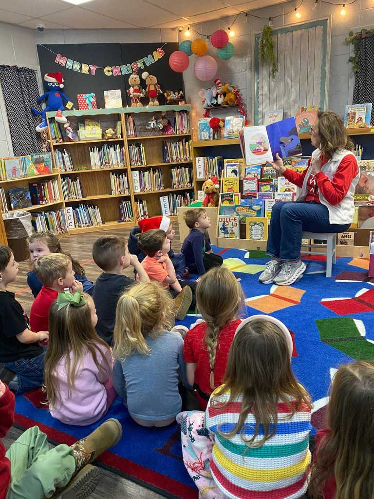 Storytime fun! Mrs. Ray and Mrs. Hallie’s Pre-K class had a wonderful visit to the WES Library. Mrs. Dena read to them, and our Lil Warriors were all smiles as they listened!  ❤️🤍