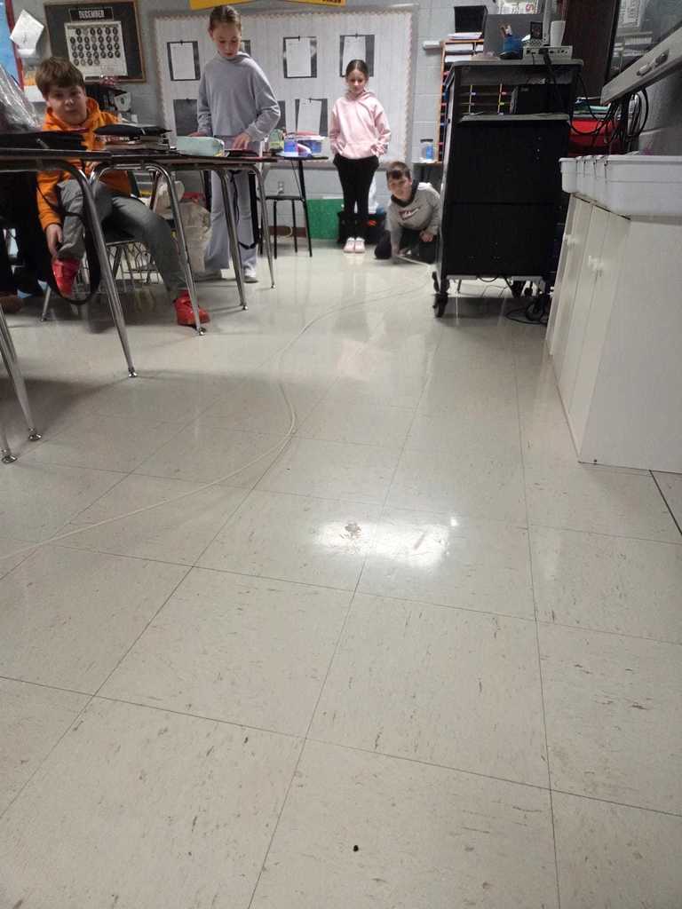 Mrs. Wilson’s fourth graders explored area and perimeter during their math center rotations. These photos capture their focus, teamwork, and excitement for learning!  ❤️🤍