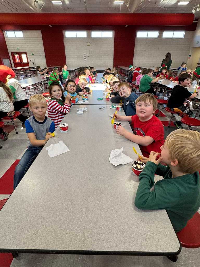Mrs. Cline’s second grade class was recognized today for their outstanding participation in the WES Food Drive. Students celebrated with an ice cream treat for earning the top spot.  We are so proud of their hard work and generosity. Great job, Lil Warriors!  ❤️🤍💪