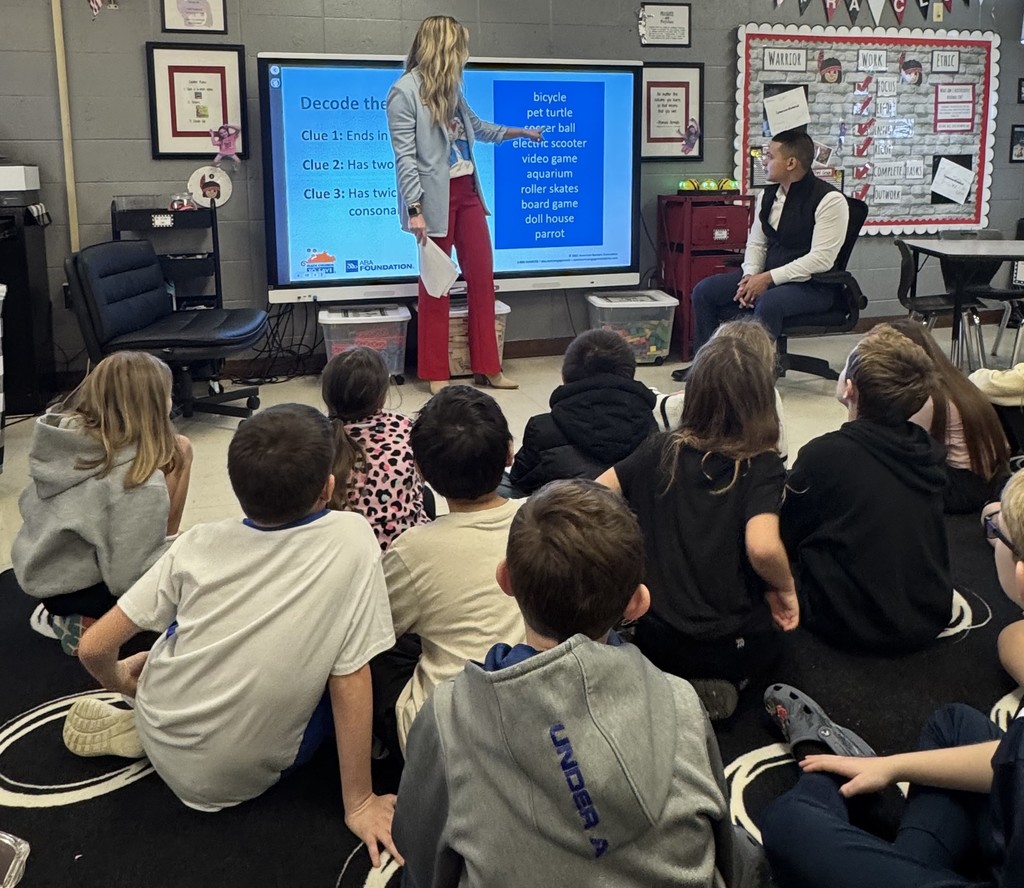 A huge thank you to Mrs. Bethany Noto from First Horizon Bank, for visiting our WES GT students!   Mrs. Noto led an incredibly engaging session covering banking basics, saving money, and understanding loans. The children asked brilliant questions (including the mystery of "what happened to all the pennies"!), and much valuable learning occurred. We appreciate her time and expertise in teaching our students vital financial literacy skills! 