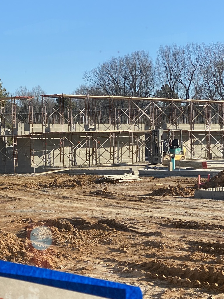 🚧👷‍♂️ Pre-K Construction Unit Field Trip! 👷‍♀️🚧  Our Pre-K students wrapped up their construction unit with a real-life construction visit! They toured the high school site where a new wing is being built—one day, they’ll be the students learning in those classrooms. What an exciting glimpse into their future at Westside!  ❤️🤍