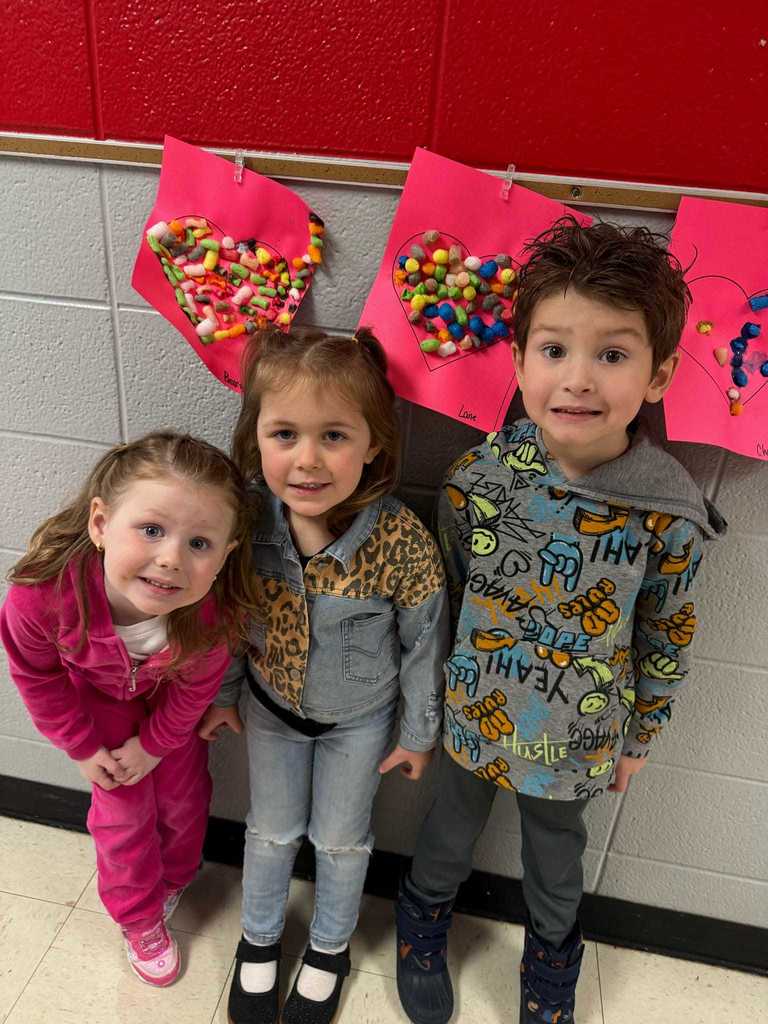 A few Warriors who rocked Decade Day during Basketball Homecoming Spirit Week....❤️🤍