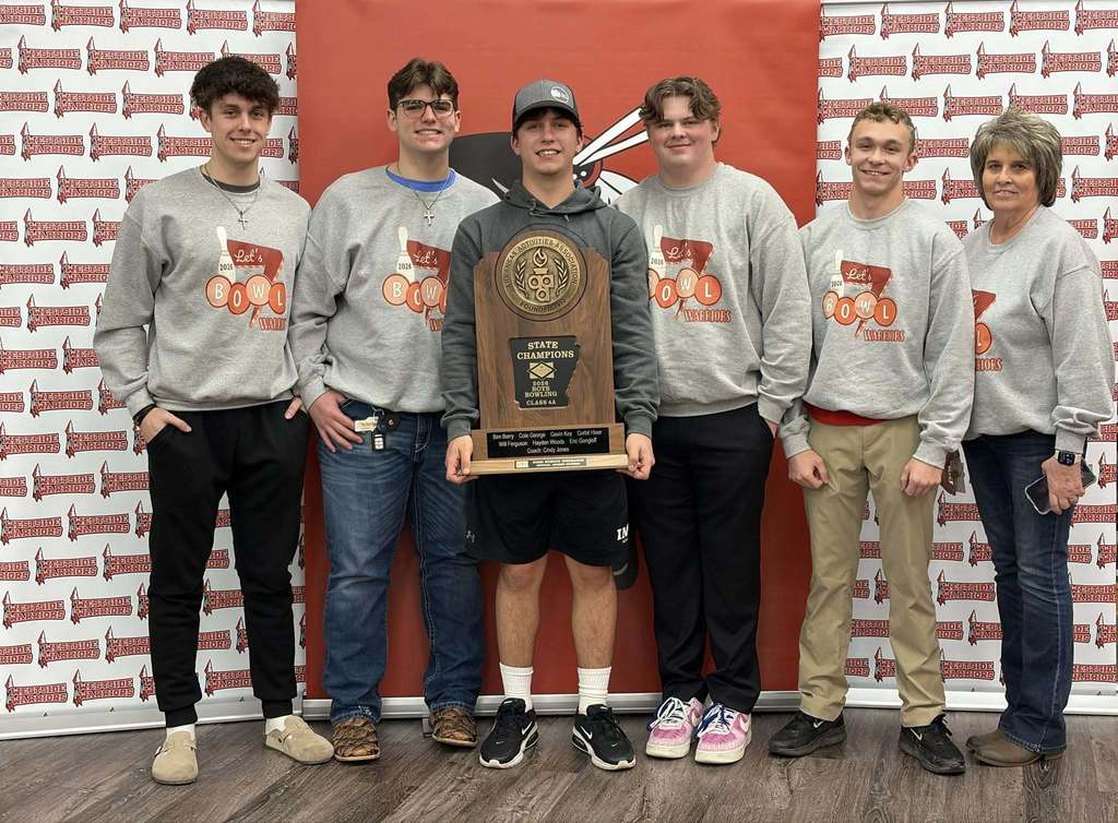 Tonight, we were proud to recognize outstanding WHS students during the school board meeting! The WHS Educators Rising teams will compete at the State Conference on Thursday at ASU Beebe. Team members Kelsie Cobb, Jaxson Hines, Darcy Ford, and Destinee Tate, along with their teacher Lindsay James, shared information about their upcoming competitions and the work they’ve put in to prepare. We also recognized the WHS Boys Bowling Team for winning the 4A State Championship! The team will compete in the state finals on Friday, and we wish them the very best as they continue their incredible season. From future educators to state champion athletes, our Westside Warriors continue to represent our district with excellence and dedication! ❤️🤍