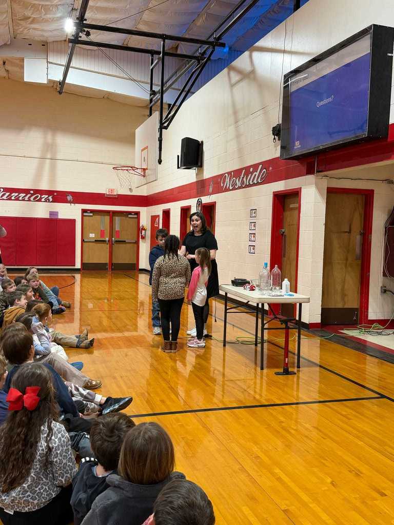 Today was an exciting day for our 2nd graders!   Kristina Balentine, Meteorologist with KAIT 8, visited to talk all about weathe.  Our students had a blast learning from a real weather expert who helps our community stay informed every day!  Thank you, Kristina, for sharing your time and expertise with us and inspiring our Lil' Warriors!   ❤️🤍☀️⛈️🌪️