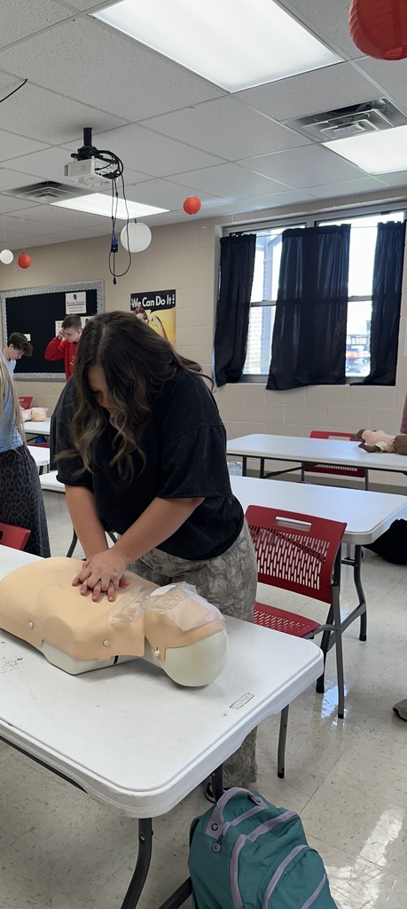 ❤️ Hands-On Learning in Action! ❤️ Coach Brittnee Schwarz’s 9th grade health class recently learned the life-saving skill of CPR! Students had the opportunity to practice and gain valuable knowledge that could one day help save a life. We are proud to see our students building real-world skills that make a difference both in and out of the classroom.