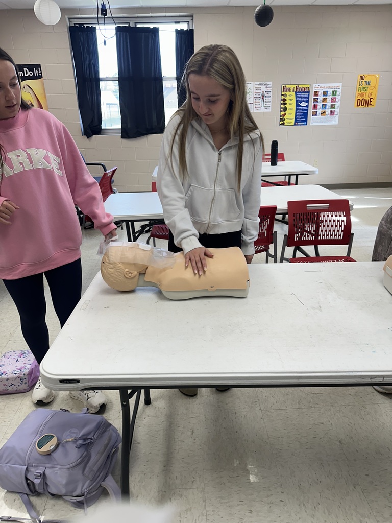 ❤️ Hands-On Learning in Action! ❤️ Coach Brittnee Schwarz’s 9th grade health class recently learned the life-saving skill of CPR! Students had the opportunity to practice and gain valuable knowledge that could one day help save a life. We are proud to see our students building real-world skills that make a difference both in and out of the classroom.
