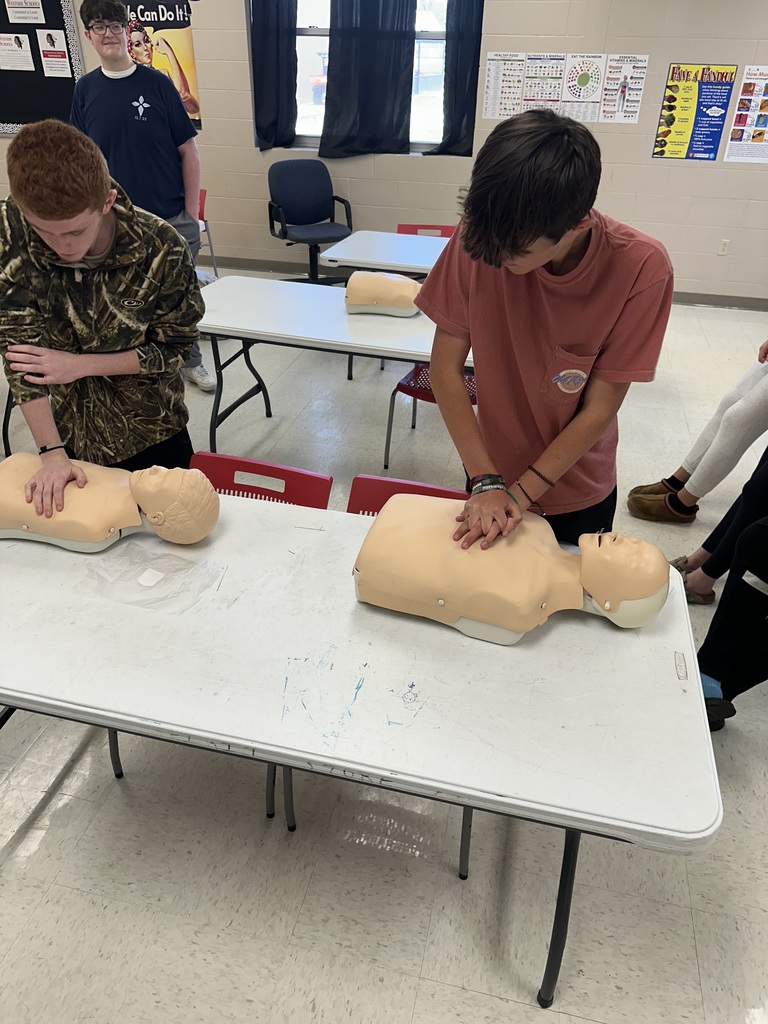❤️ Hands-On Learning in Action! ❤️ Coach Brittnee Schwarz’s 9th grade health class recently learned the life-saving skill of CPR! Students had the opportunity to practice and gain valuable knowledge that could one day help save a life. We are proud to see our students building real-world skills that make a difference both in and out of the classroom.