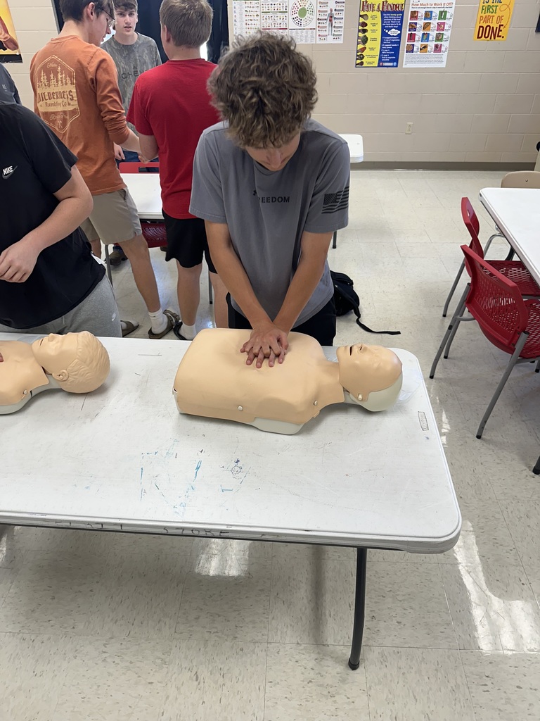 ❤️ Hands-On Learning in Action! ❤️ Coach Brittnee Schwarz’s 9th grade health class recently learned the life-saving skill of CPR! Students had the opportunity to practice and gain valuable knowledge that could one day help save a life. We are proud to see our students building real-world skills that make a difference both in and out of the classroom.