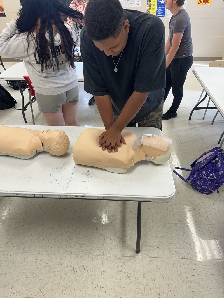 ❤️ Hands-On Learning in Action! ❤️ Coach Brittnee Schwarz’s 9th grade health class recently learned the life-saving skill of CPR! Students had the opportunity to practice and gain valuable knowledge that could one day help save a life. We are proud to see our students building real-world skills that make a difference both in and out of the classroom.