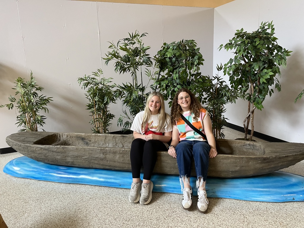 WHS Spanish Club students had a fantastic day at the ASU Museum! They participated in a scavenger hunt and got hands-on in the Tinker Shop, where they created flying objects, moving pictures, and even buildings.  Afterward, the group enjoyed a visit to Los Arcos, where students had the opportunity to try new foods and do a little shopping.  Great job Warrior for Westside so well and making the most of a fun and educational experience!  ❤️🤍