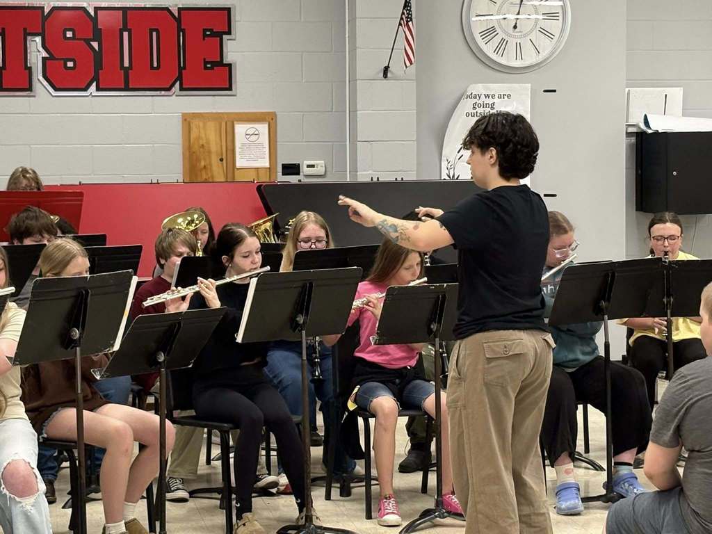 Westside Middle School was excited to welcome incoming 5th graders.  Students got to listen to the band perform, learn about some of the rules and procedures of the school, went on a tour guided by student council, and got practice with the locks.