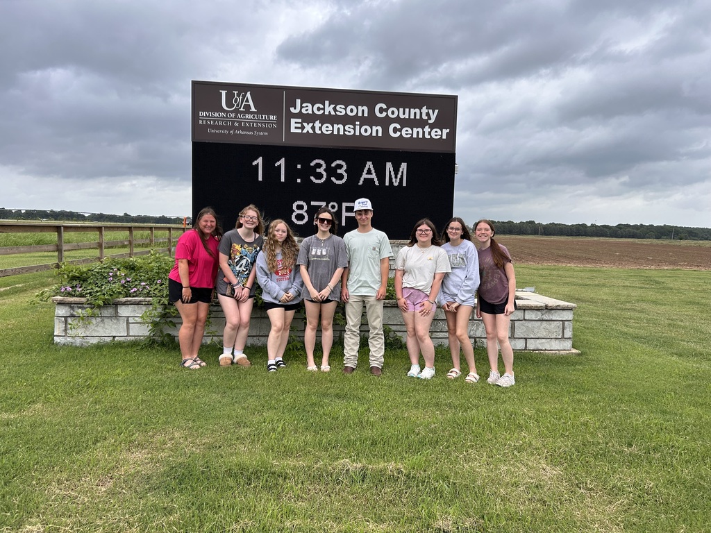 Our 2026-2027 Westside FFA Officer Team had a great time at Week 1 of the Arkansas Leadership Conference at Camp Couchdale!! Students began brainstorming big ideas to bring home to our chapter, workshopped their leadership skills, participated in community service, and bonded as a team. Westside FFA President Hannah Guerin served as the Emcee at the banquet with over 200 members, advisors, and guests present. She was also recognized as an outstanding camper by State Officer, NW District Vice President, Ben Holland. Hannah Guerin, Grant Kimberling, Cali Kirby, and Addison Denton all participated in the opportunity to present FFA Opening and Closing Ceremonies at meals for 180+ members, advisors, and guests. We’ve got a great team this year already full of big ideas, we can’t wait to see what they accomplish!